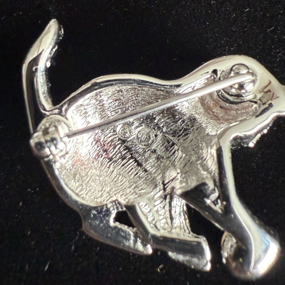 Vintage Rhinestone Cat Brooch Silver Tone Crystal Kitty Pin Pearl Ball - Picture 4 of 5